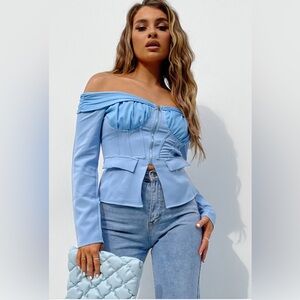 Pretty little thing
Blue Woven Ruched Bardot Zip Front Long sleeve Top size US 6